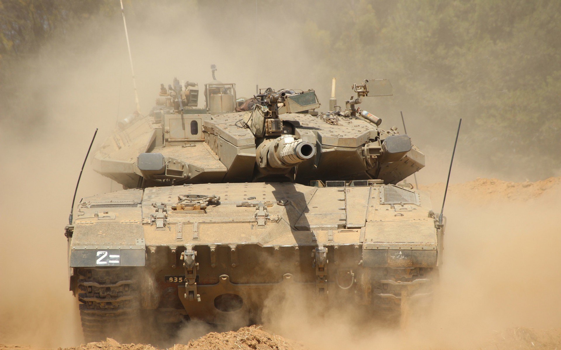 “香港赛场，阿仙奴与热刺的火拼瞬间”