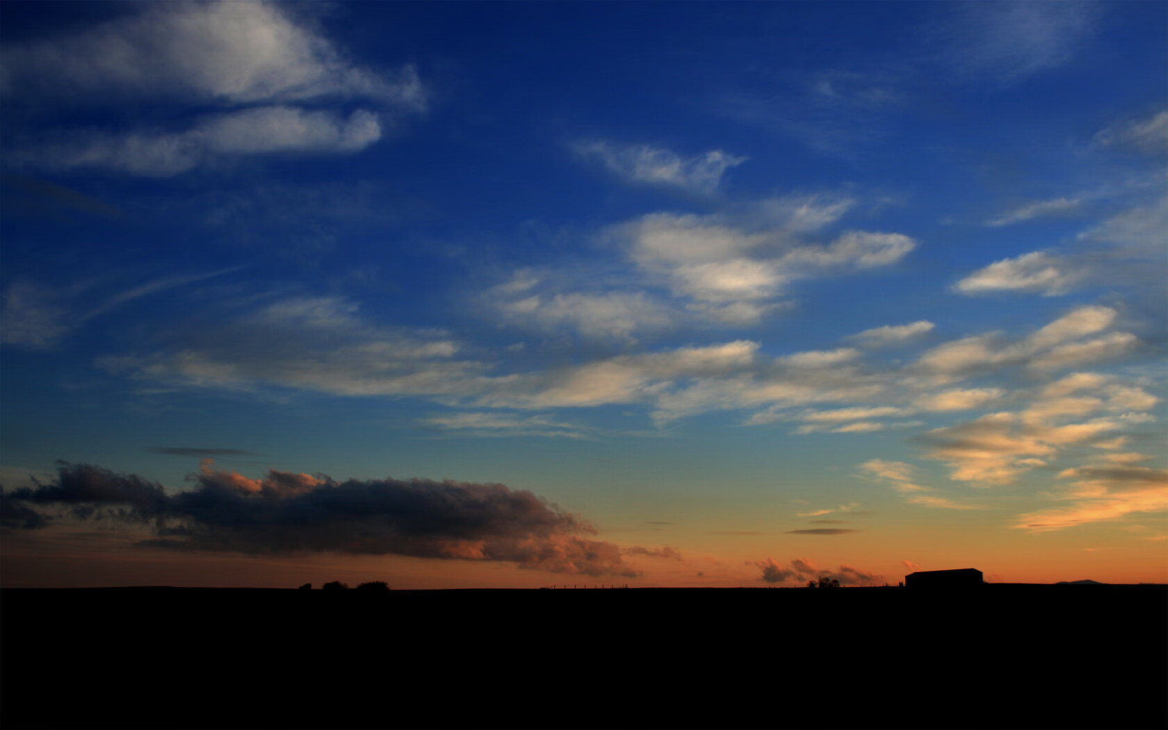 基层足球缺乏长效机制，足球训练存在的问题